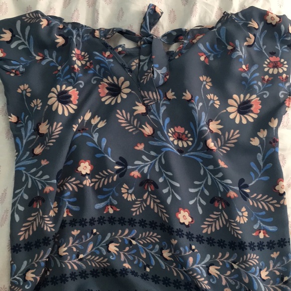 Lauren Conrad shirt hardly worn in new condition - Picture 3 of 4